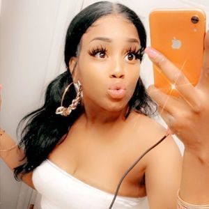 Meet your Posher, Renee